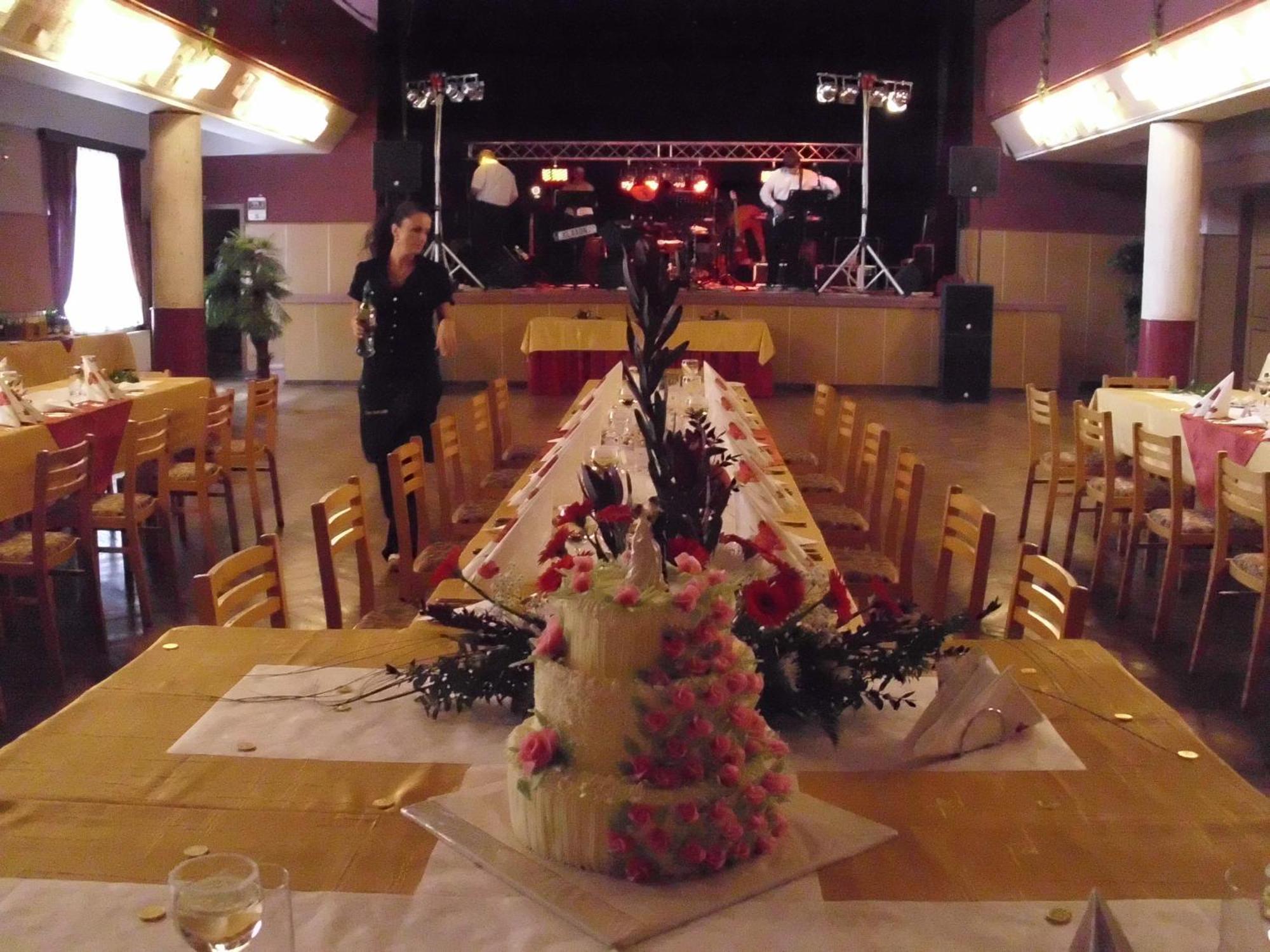 Hotel Morava Jevíčko Extérieur photo