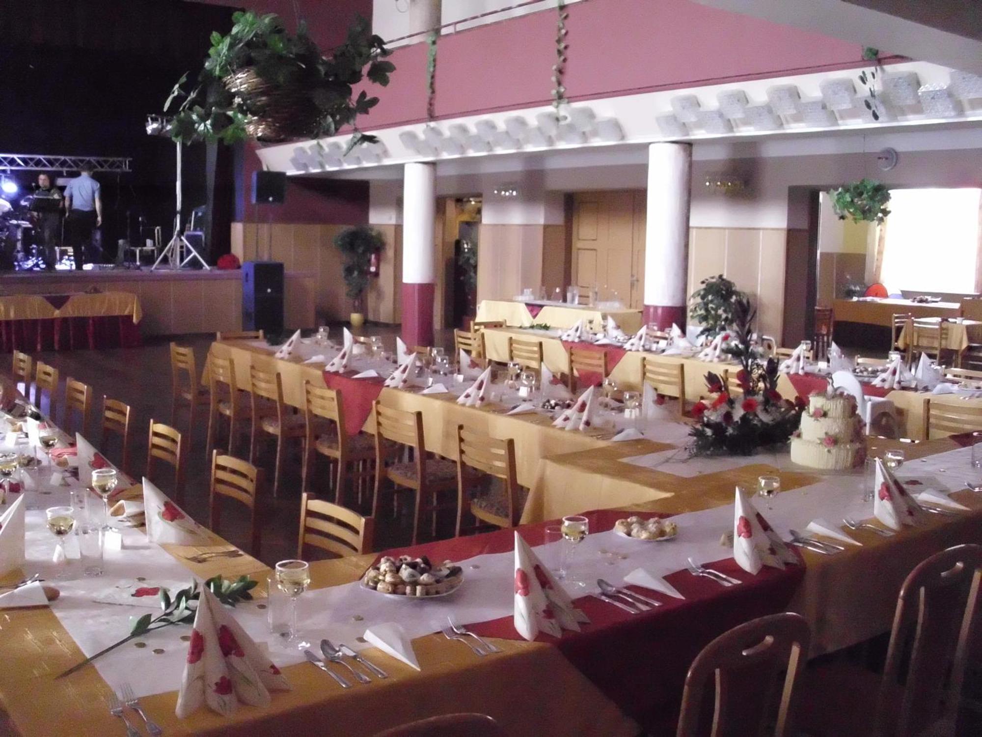 Hotel Morava Jevíčko Extérieur photo